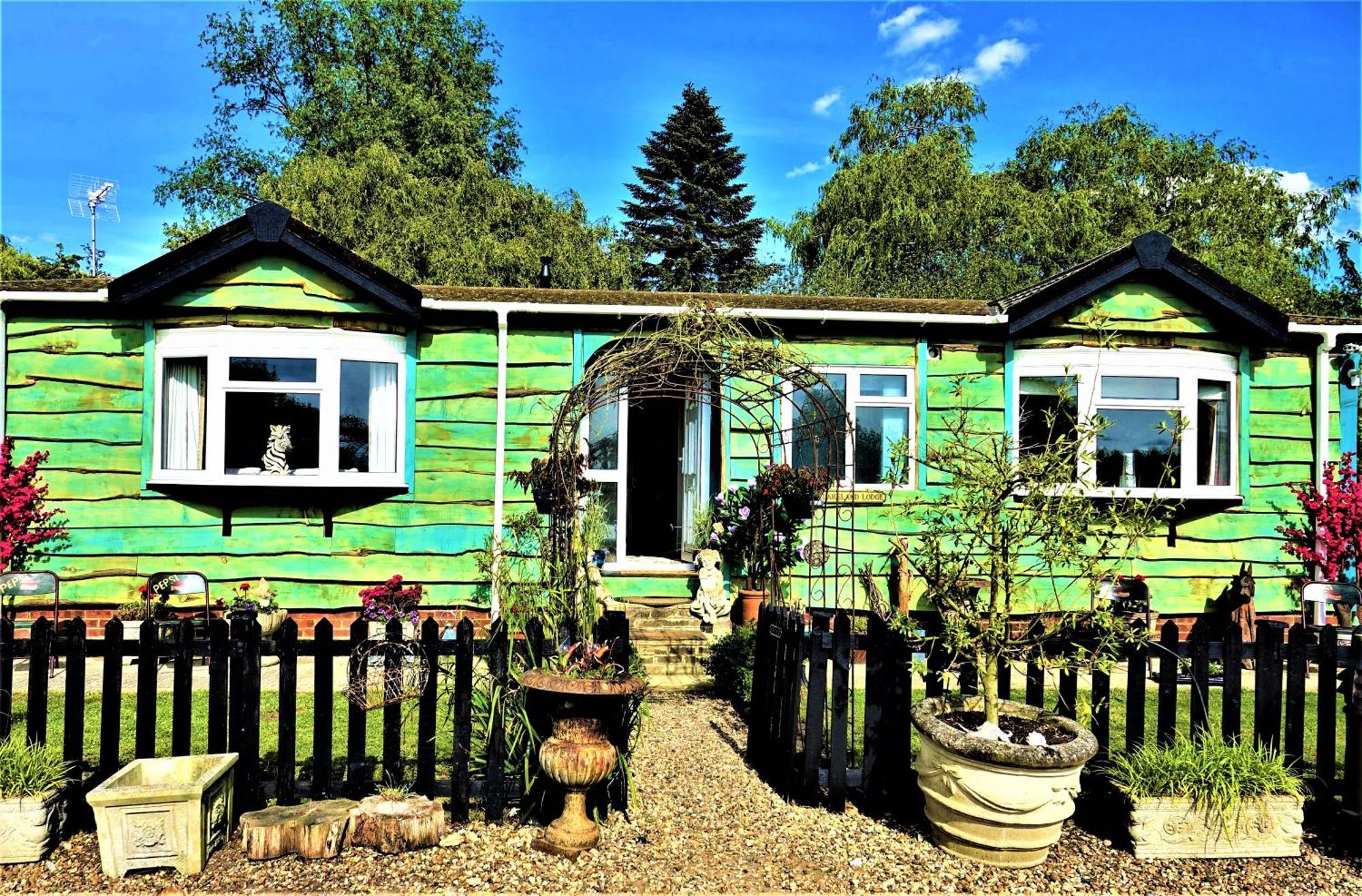 Lakeland Lodge With Private Hot Tub And Fishing Hatfield Peverel Exterior photo